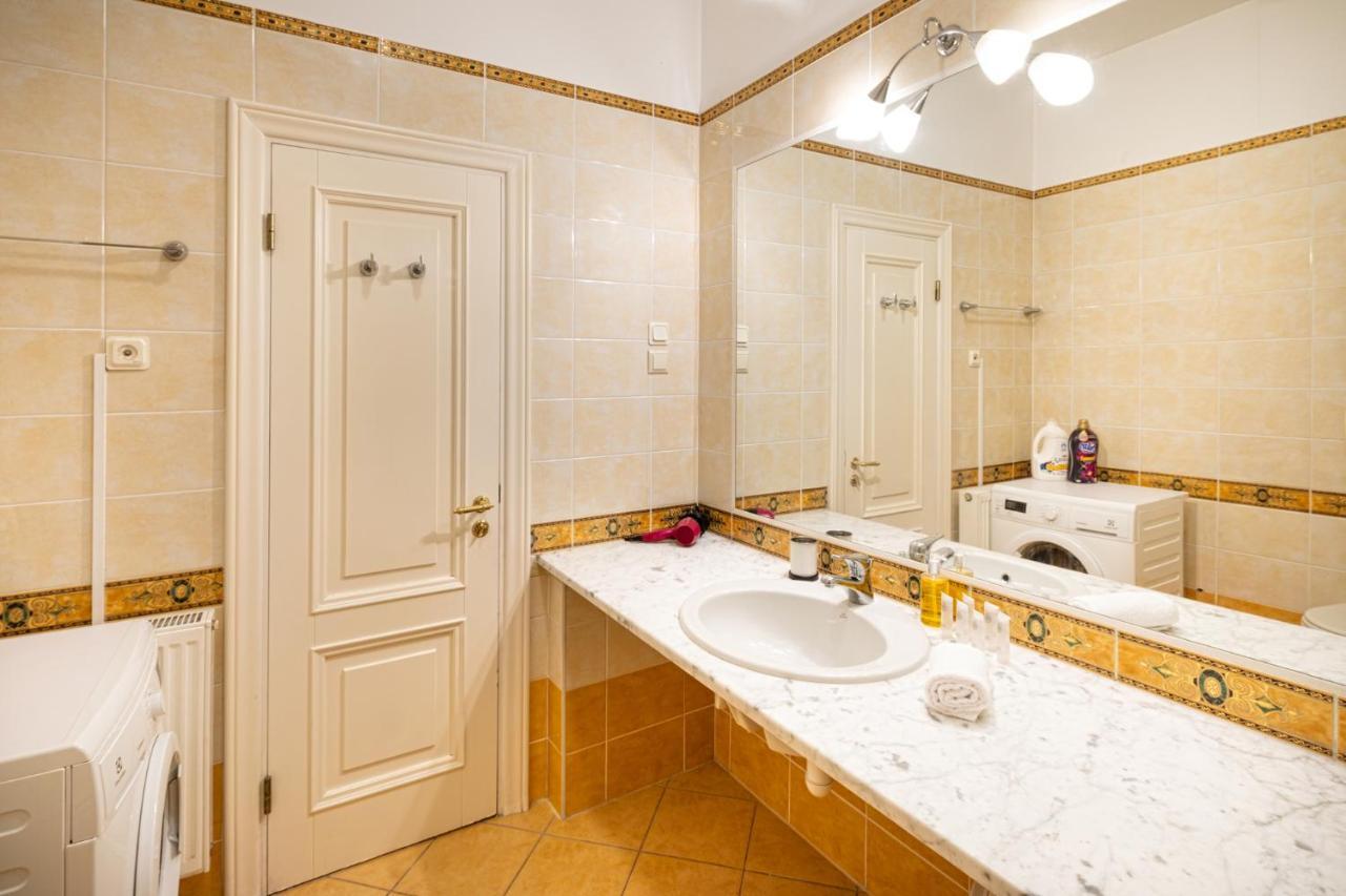 Old Riga Two Floor Palasta Loft Apartment With River View Esterno foto